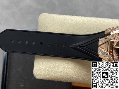 5DFBC257-AB75-34F8-C391-44F49CCC5034