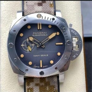 Panerai Submersible PAM01518 VS Factory KV Replica