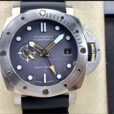 Panerai Submersible PAM01323 VS Factory KV Replica
