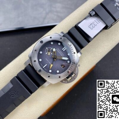 Panerai Submersible PAM01323 VS Factory KV Replica