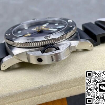 Panerai Submersible PAM01323 VS Factory KV Replica