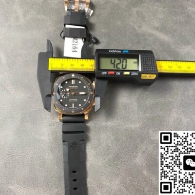 Panerai Submersible PAM02164 VS Factory KV Replica