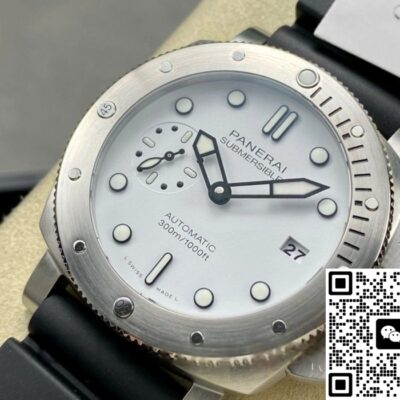 Panerai Submersible PAM02223 VS Factory KV Replica