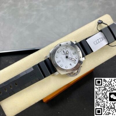 Panerai Submersible PAM02223 VS Factory KV Replica