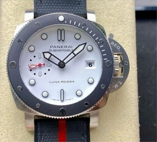 Panerai Submersible PAM01579 VS Factory KV Replica