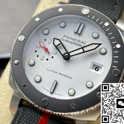Panerai Submersible PAM01579 VS Factory KV Replica